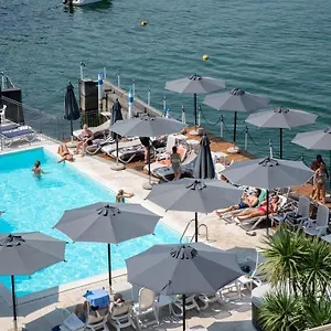 https://hotel-rivalago.it-lombardy.com